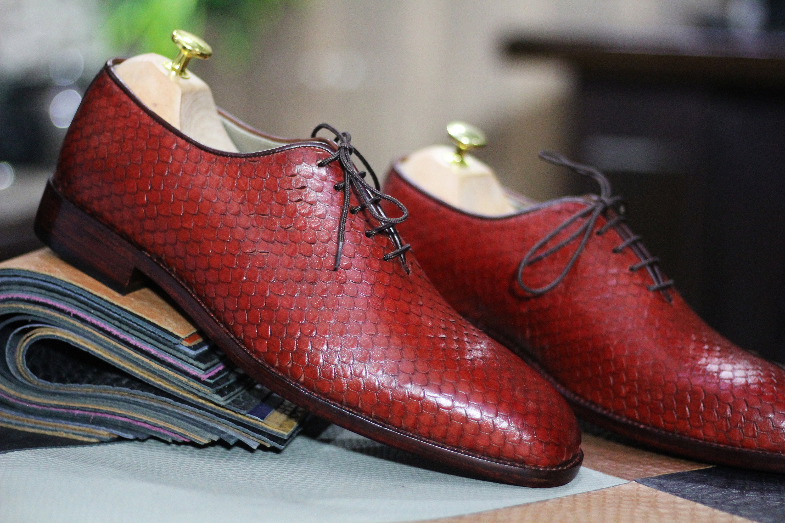 Handmade Customized Fish Skin Textured Genuine Full Grain Leather