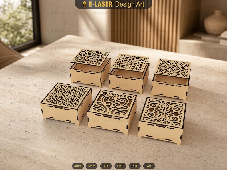Puede incluir: Seis cajas cuadradas de madera de color claro con tapas decorativas cortadas con l&aacute;ser que presentan varios patrones intrincados. Cada caja tiene una tapa extra&iacute;ble y una base con muescas. El texto E-LASER Design Art es visible en la parte superior, con 4mm, 3mm, CDR, DXF, PDF, SVG en la parte inferior.