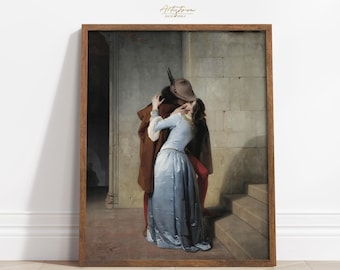 Puede incluir: Una pintura de una pareja besándose en una puerta. El hombre lleva un abrigo marrón y un sombrero, y la mujer lleva un vestido azul. La pareja está de pie en un tramo de escaleras.