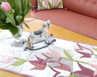 Spring Tulips, quilt pattern with applique / PDF, Scrap-friendly pattern for table runner and cushion, suitable in many colors