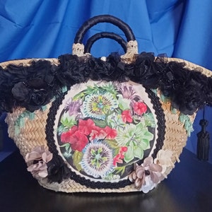 Straw bag, woven dwarf palm coffa, painted and decorated by hand • Acqua di San Giovanni •