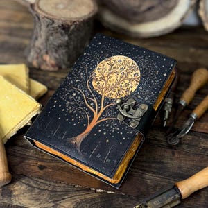 Diario in pelle fatto a mano con albero della vita e luna / Quaderno rustico vintage / Regalo per scrittori, amanti del libro delle ombre, artisti e diari,