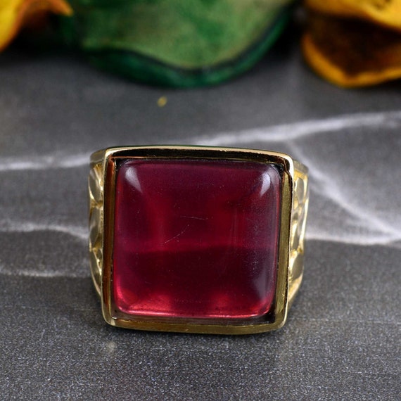 Mens garnet signet ring deals