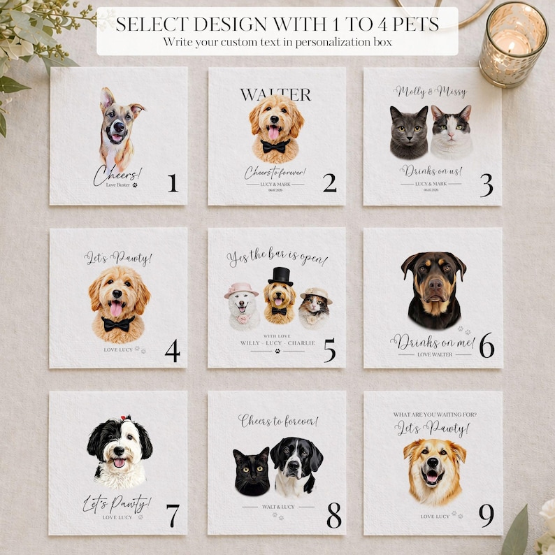 Op de afbeelding: Een collectie van negen vierkante witte papieren servetten met aangepaste huisdierportretten en tekst. Elk servet toont verschillende illustraties van honden en katten, sommige met accessoires zoals vlinderdasjes of hoedjes, vergezeld van teksten.