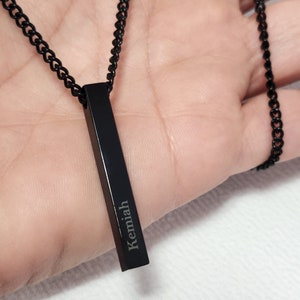 Colar de barra 3D preto personalizado para homens - Nome e data gravados personalizados - Presente para marido, namorado e pai - Presente de família para o dia dos pais