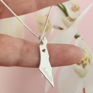 Israel Map Halskette mit Herz & graviertem Namen - Israel Map Anhänger - Geschenke aus Israel - Handgemachter Schmuck aus Israel
