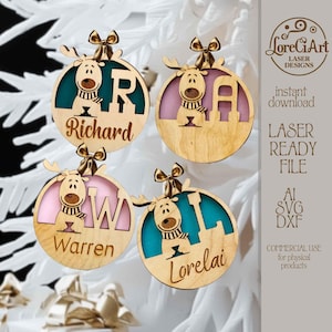 Adorno de bola navideña en archivo láser con monograma de reno y copos de nieve para bolas navideñas personalizadas o adorno navideño para bebé en formato SVG.