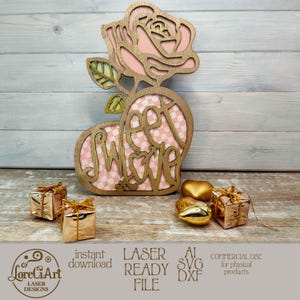 Multilayer Laserschnitt Datei mit lasergeschnittenem Holzherz mit den Worten SWEET LOVE und süßer Rose svg
