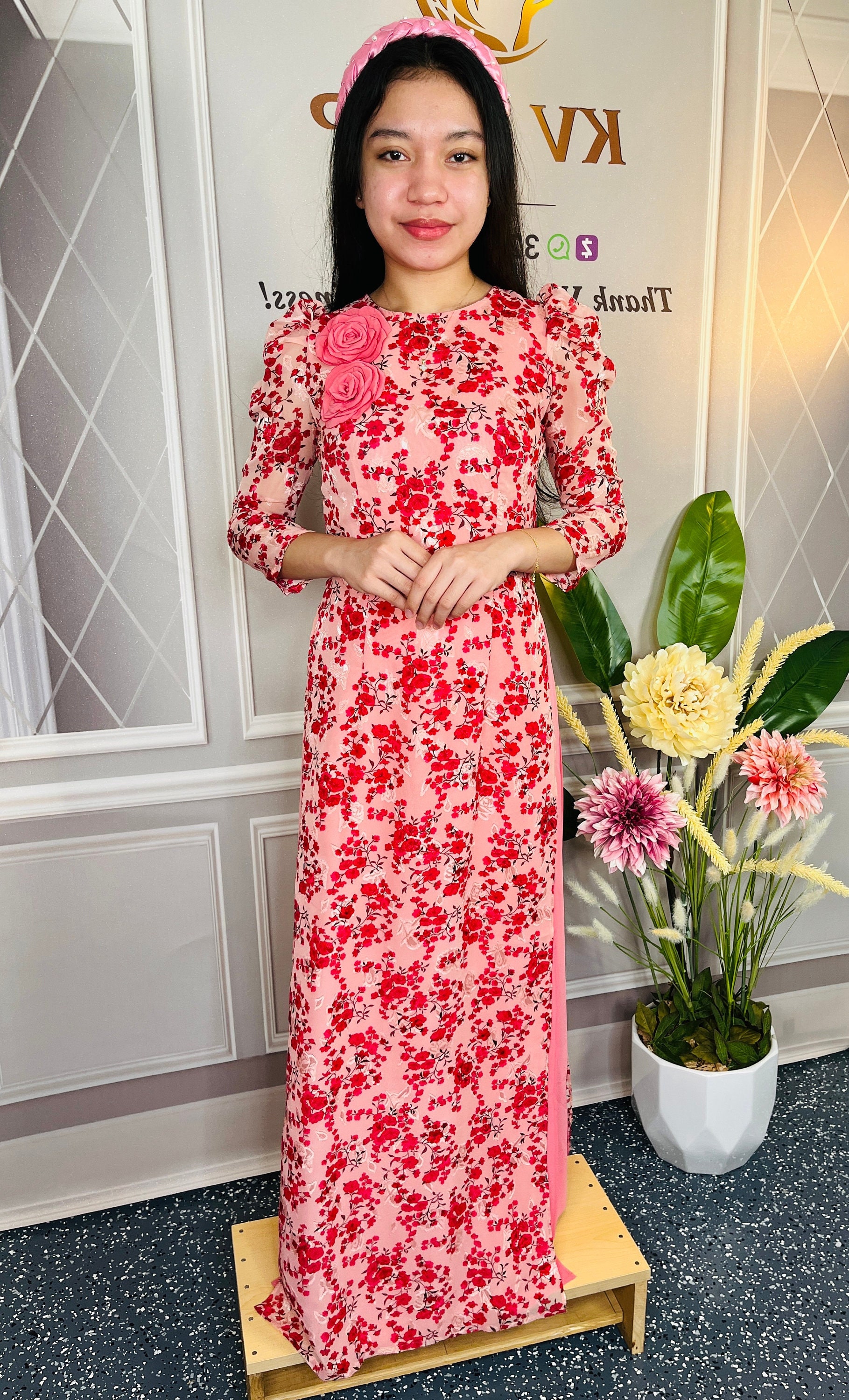 pre-made vietnamese traditional ao dai for women, ao dai vietnam, ao dai cach tan, ao dai for girls, ao dai tet, ao dai for women