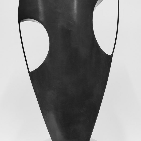 APERTURE 1 scultura del corpo femminile in acciaio, escultura mujer en acero negro, Sculpture femme en acier noir, Skulptur Frau aus schwarzem Stahl