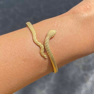 Adjustable Snake Gold Bangle 18K Gold Textured Serpent Cuff Bracelet Waterproof Open Snake Bracelet Handmade Animal Jewelry Gifts for Her
