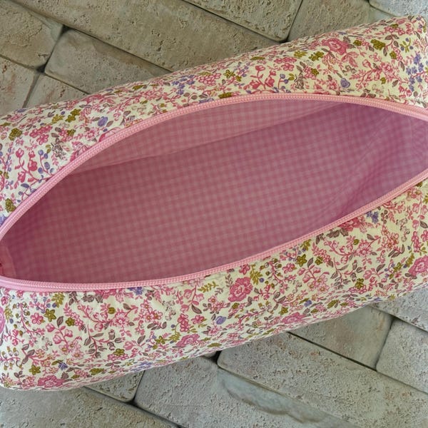 Personalized Quilted Floral Cotton Makeup Bag | Boxy Cosmetic Pouch for Travel, Bridesmaids, Daily Use