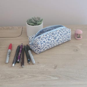Quilted pencil case, slim pencil case, floral pencil case, pencil organizer, Handmade Zipper Boxy Brush Bag