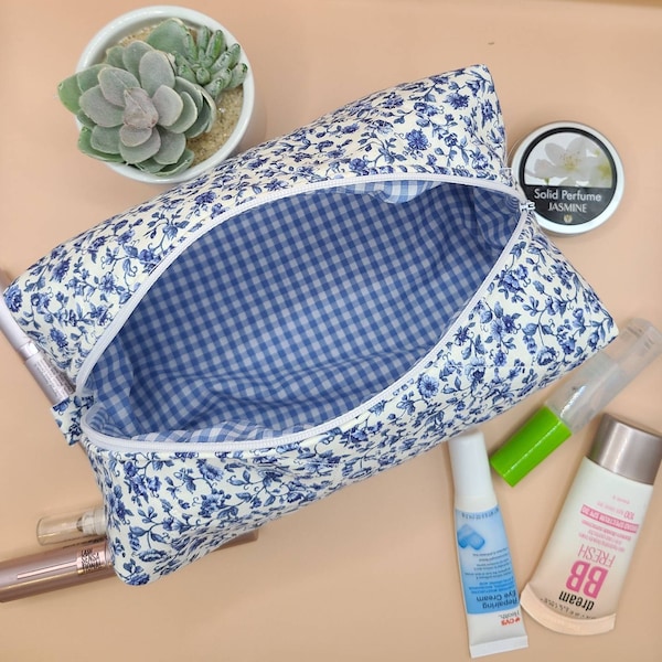 Floral Makeup Bag, Quilted Makeup Bag, Cute Makeup Bag, Boxy Make up Bag,  Blue  Floral Makeup bag