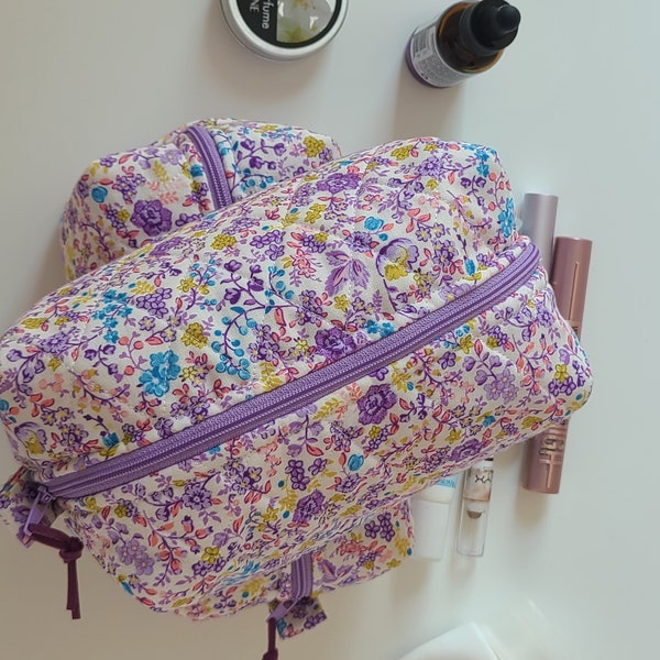 Quilted make up bag, floral make up bag, make-up organizer, cute bag, boxy make up bag, gingham make up bag, kawaii bag