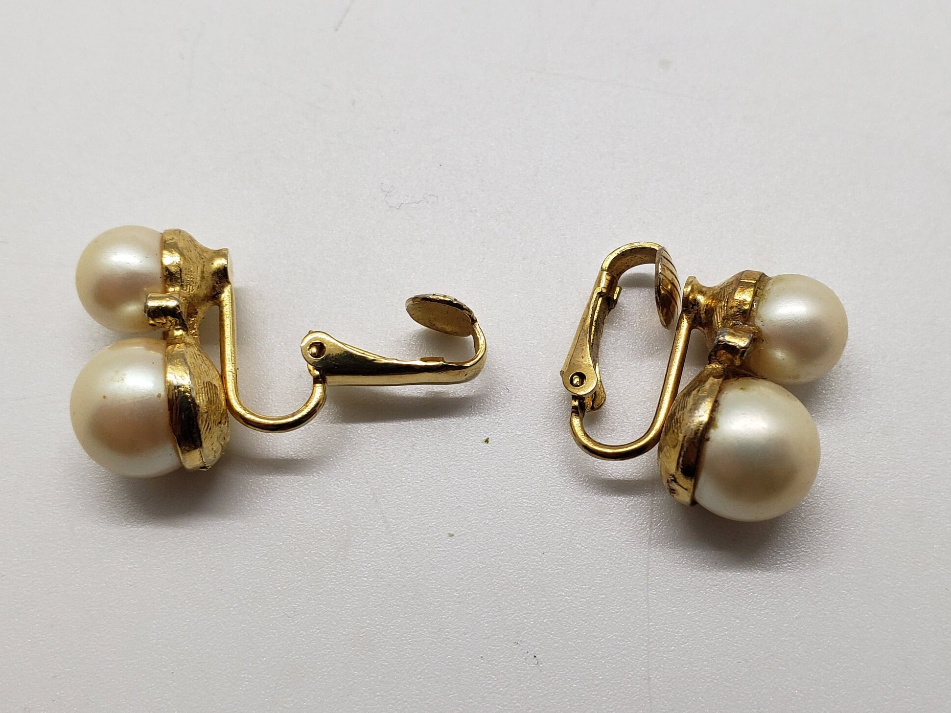 Vintage 1950's Double Faux Pearl Clip-on Rhinestone Goldtone