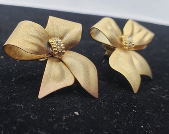 Vintage 1950's Rhinestone earrings costume jewelry statement post back matte gold bows Christmas