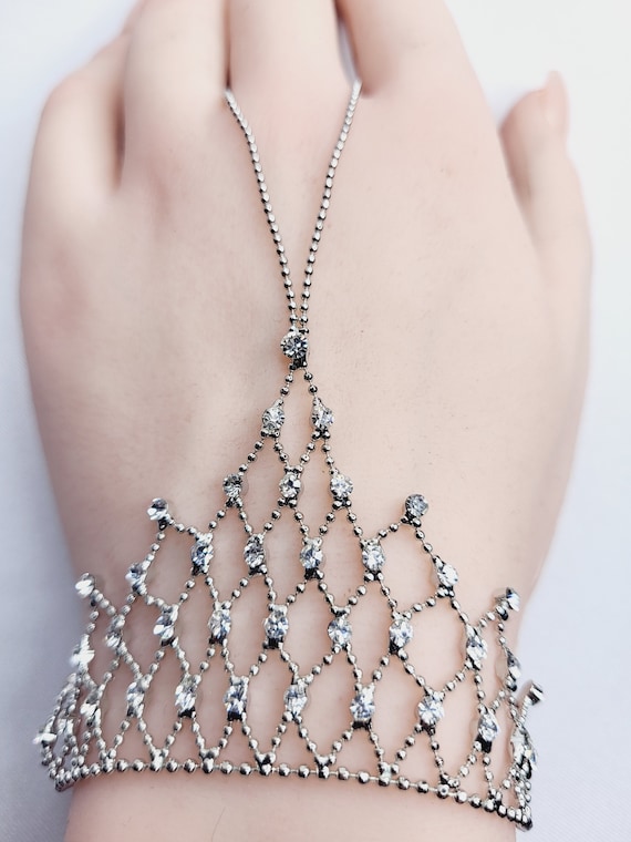 Silver hand shop chain design