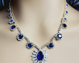 Ensemble collier et boucles d'oreilles bleu roi en cristal de zircon