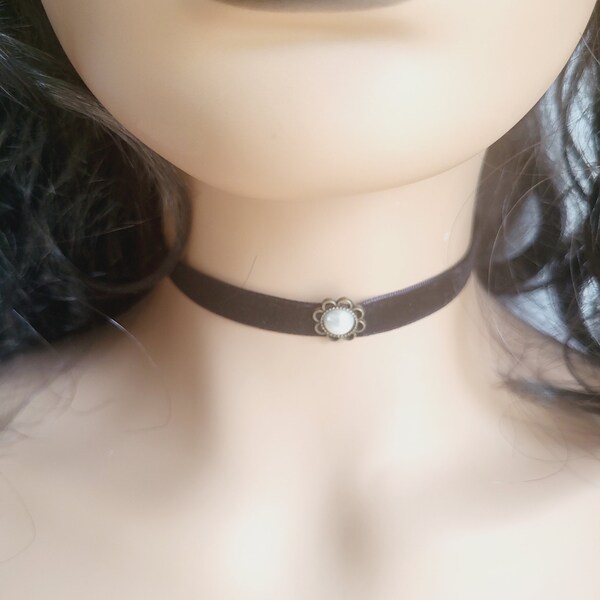 Jewellery Portal Black Victorian Cameo Pearl Bead Velvet Choker Jewelry Gift for Her