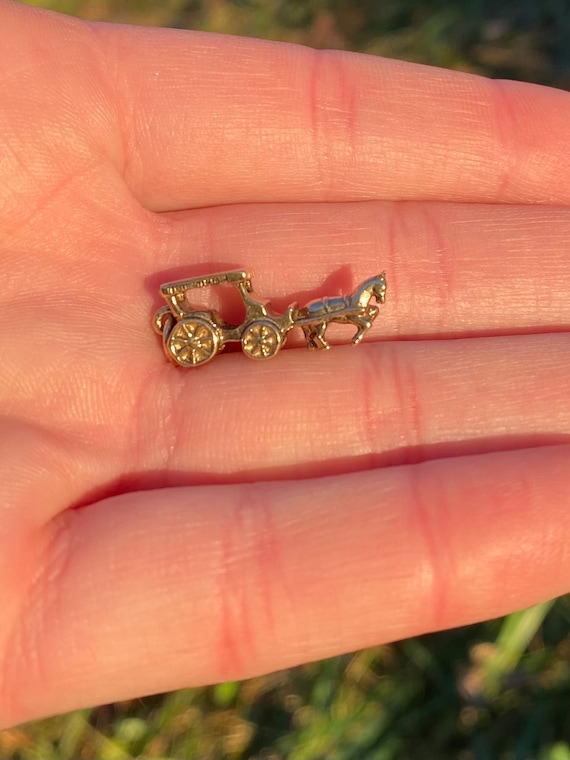 Vintage 14k Horse and Buggy Charm