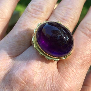 18k Yellow Gold 42 Carat Cabochon Amethyst Ring