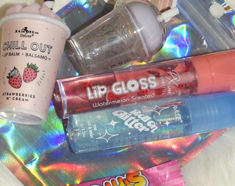 Glänzende süße Schachtel mit Kawaii-Ästhetik-Lippen, glänzende Glitzer-Pailletten