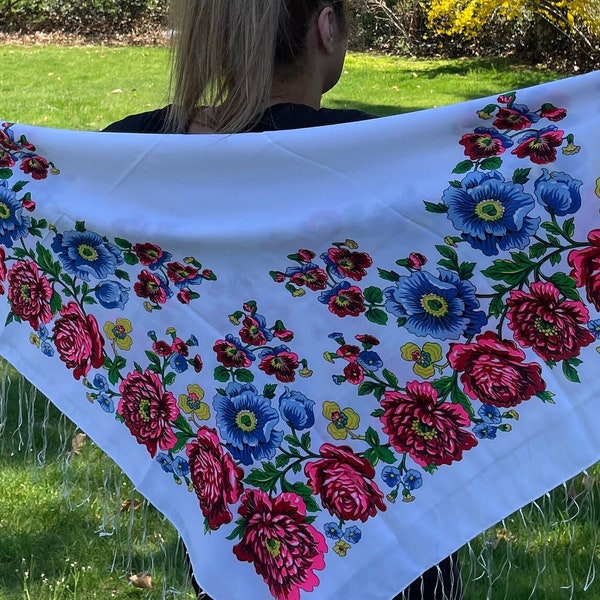 Very beautiful russian/ukrainian style white shawl /wrap with hot pink floral pattern.