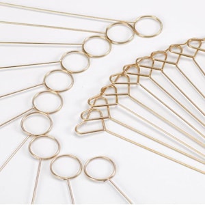 Ensemble de 10 porte-cartes en fil métallique doré, porte-cartes bouquet, porte-numéros de table, décoration de table de mariage, clips pour porte-photos, fournitures pour fleuriste