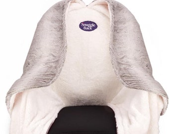 Manta original para silla de oficina de SnuggleBack; cómoda manta para silla de escritorio que se adhiere para brindar una calidez conveniente - Piel de sherpa gris zorro plateado