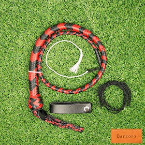 Látigo de serpiente rojo y negro de 3 pies con bolas de plomo, 12 trenzas, cuero genuino, estilo látigo con accesorios adicionales