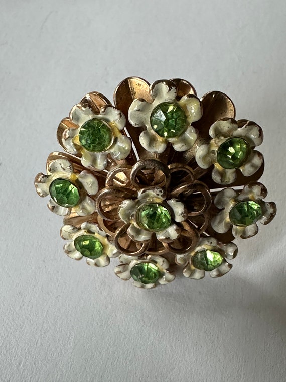 1950s Metal Flower Brooch, Green Rhinestone Ename… - image 9