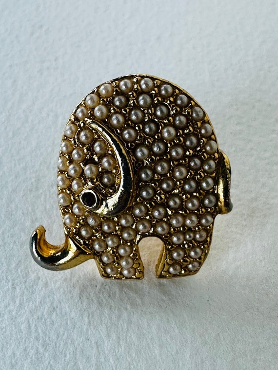 Little Elephant Pearl Brooch circa 1970s