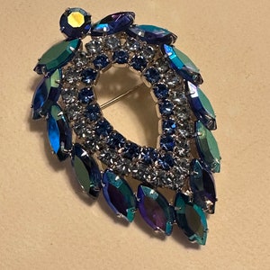 Sarah Coventry Juliana D & E Rhinestone Blue Lagoon Vintage Brooch circa  1960s