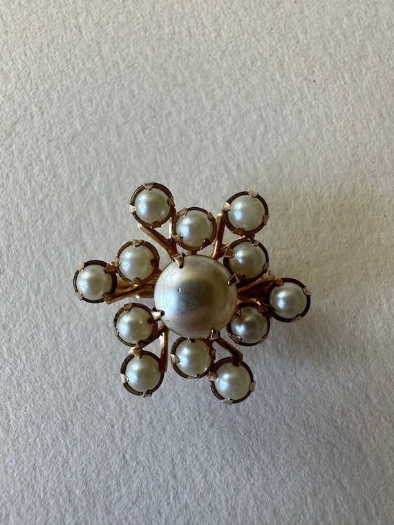 Small Pearl Brooch, Snowflake Scatter Pin