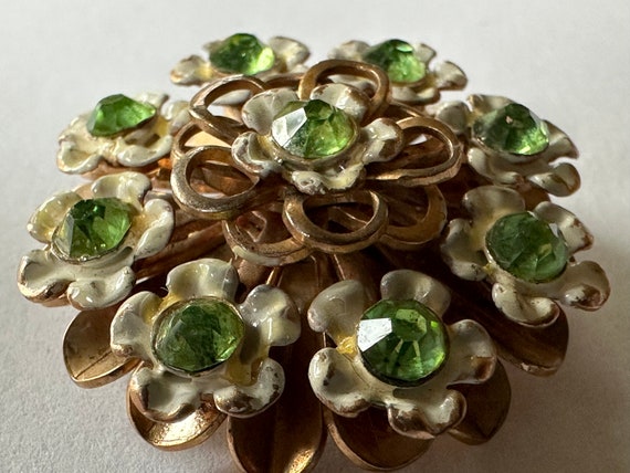 1950s Metal Flower Brooch, Green Rhinestone Ename… - image 5