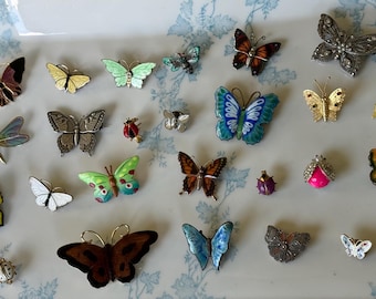 Spilla vintage: spilla a forma di farfalla, coccinella, ape e libellula, dagli anni '20 agli anni '70... a tua scelta.