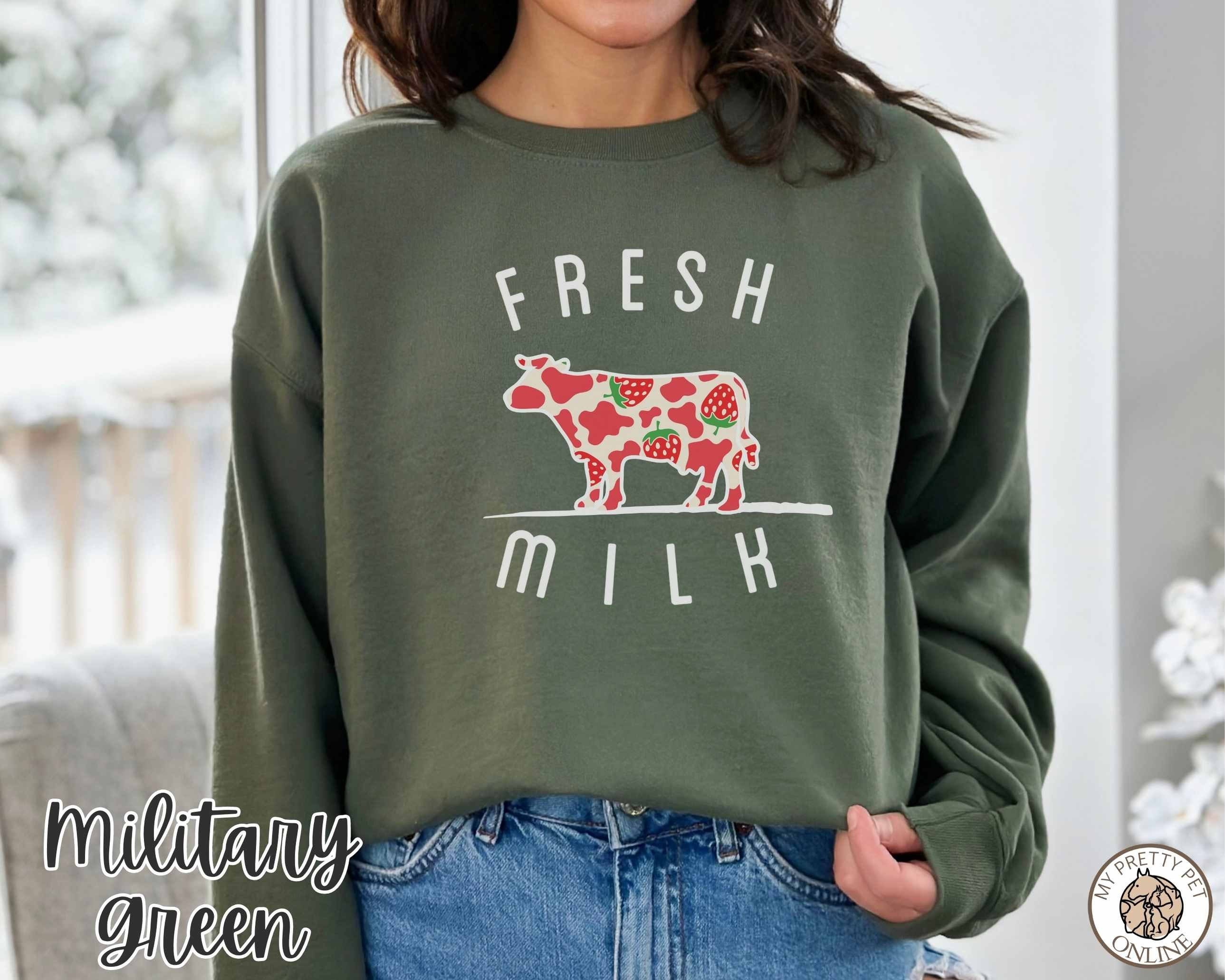 Strawberry Milk Sweatshirt, Strawberry Cow Sweatshirt, Strawberry Sweatshirt, Strawberry Shirt, Strawberries Sweater, Strawberry Crewneck