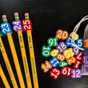 Numbered Pencil Toppers | Classroom Organization, Teacher Supplies, Reusable Labels | Includes Storage Bag afbeelding 1
