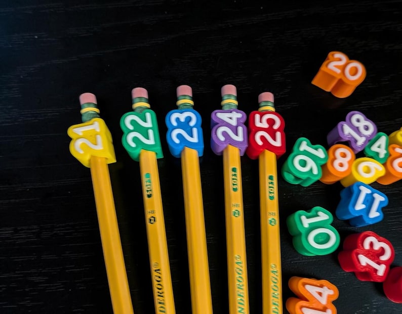 Numbered Pencil Toppers | Classroom Organization, Teacher Supplies, Reusable Labels | Includes Storage Bag afbeelding 2