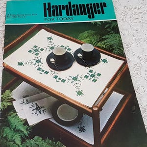 Vintage 60s Placemats Tablecloths Cushions Aprons in Embroidery, Coats Pattern Book 1066