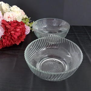 2 Vintage 80s Clear Glass Dessert Serving Bowls, Round Glass Bowls