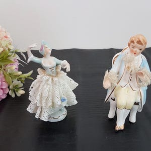 2 figurines anciennes vintage en céramique pour dame et homme à crinolines, Unter Weiss Bach