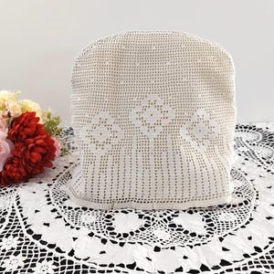 Vintage Mid Century Cream Floral Filet Crochet Tea Cosy