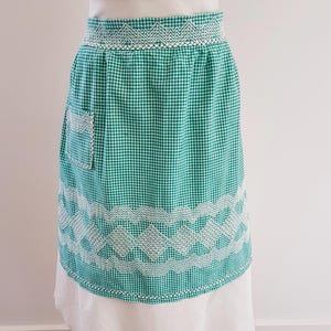 Vintage 50s 60s Green Gingham Check Kitchen Apron with Pocket