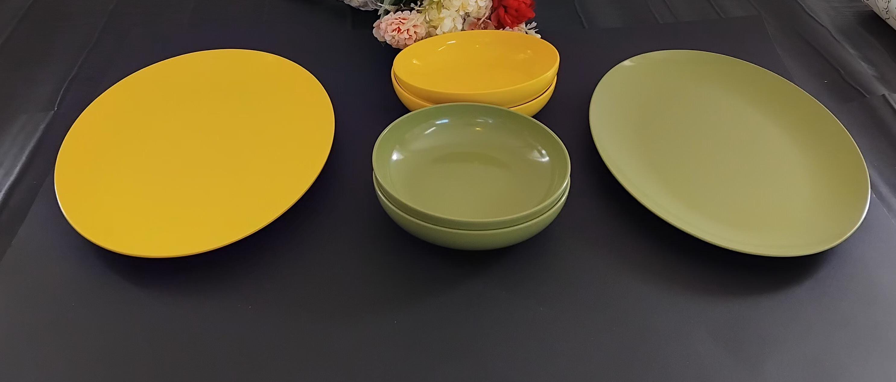 Vintage 70s Set of 6 Melmac Plastic Green Yellow Picnic Caravan Plates & Bowls