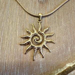 Gold Spiral Sun Necklace | Vintage Style Celestial Jewelry | Magical Sun Pendant | Gift for Her