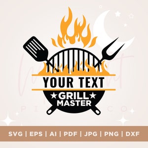 Może przedstawiać: Czarno-pomarańczowe logo mistrza grilla z grillem, płomieniami, szpatułką i widelcem. Tekst "YOUR TEXT" znajduje się na banerze nad tekstem "★GRILL★ MASTER".