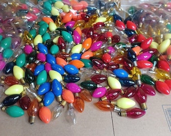 Lot 140 Colored Christmas Light Bulbs - C 7 Show Light Multicolor Some Blink