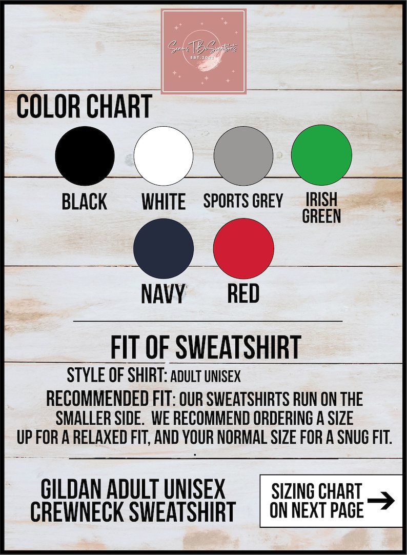 Op de afbeelding: Kleurenkaart voor een Gildan unisex crewneck sweatshirt voor volwassenen. De kaart toont 10 verschillende kleuren: zwart, wit, sportgrijs, Iers groen, marineblauw, rood, donker grijs melange, licht grijs melange, koninklijk blauw en bordeauxrood. De tekst "Fit of Sweatshirt" staat onder de kleurenkaart. De tekst "Style of Shirt: Adult Unisex" staat onder de tekst "Fit of Sweatshirt". De tekst "Recommended Fit: Our sweatshirts run on the smaller side. We recommend ordering a size up for a relaxed fit, and your normal size for a snug fit." staat onder de tekst "Style of Shirt". De tekst "Gildan Adult Unisex Crewneck Sweatshirt" staat onder de tekst "Recommended Fit". De tekst "Sizing Chart on Next Page" staat onder de tekst "Gildan Adult Unisex Crewneck Sweatshirt".